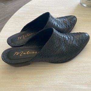 Matisse black faux snakeskin slip on mule size 7.5
